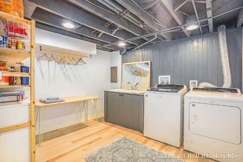 Boston, GRAND RAPIDS, MI 49507