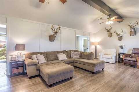 91St, OWASSO, OK 74055