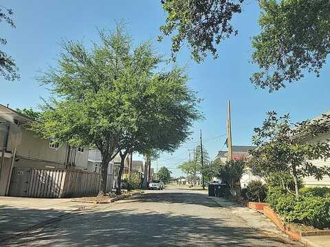 Helena, NEW ORLEANS, LA 70119