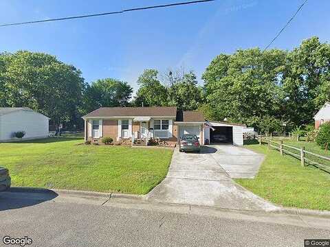 Larissa, NEWPORT NEWS, VA 23601