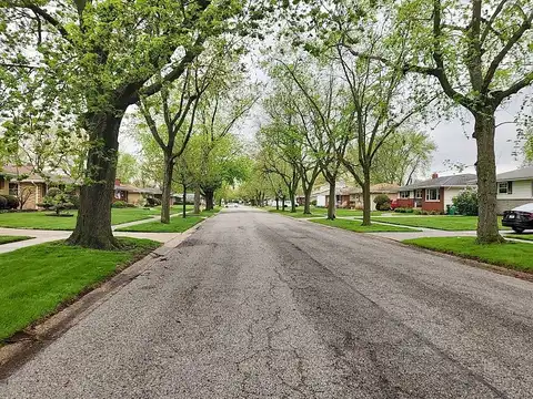 Lawndale, MUNSTER, IN 46321