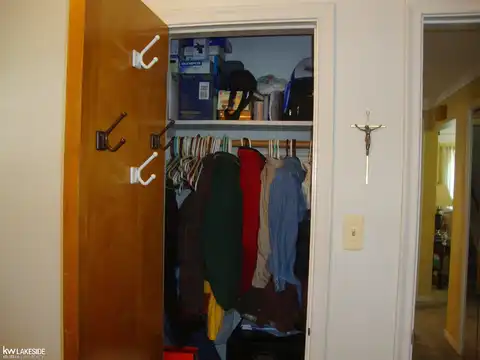 Hayes, ROSEVILLE, MI 48066