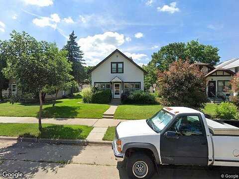 Queen, MINNEAPOLIS, MN 55412