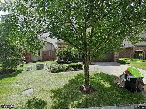 Pembrooke, WEST BLOOMFIELD, MI 48322