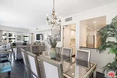 At The &Quot;T&Quot; Of Franklin And Kingsle, Los Angeles, CA 90024