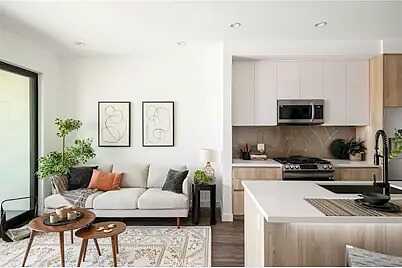 Barington And San Vicent, Los Angeles, CA 90012