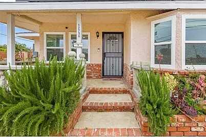 Barington And San Vicent, Los Angeles, CA 90049