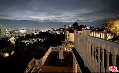 Baylis, Los Angeles, CA 90068
