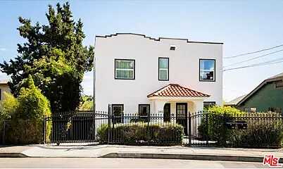 Between Pico And Olympic And West Of Beverwil, Los Angeles, CA 90065