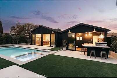 Beverly And Robertso, Los Angeles, CA 90045