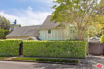 Cahuenga West And Oakshir, Los Angeles, CA 90068