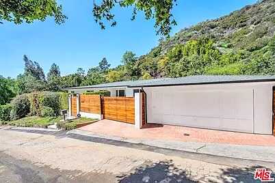 Coldwater/Mulhollan, Los Angeles, CA 90024