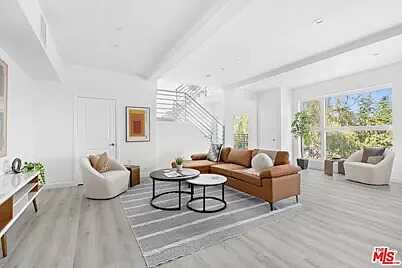 Coldwater/Mulhollan, Los Angeles, CA 90039