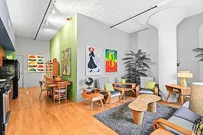 E 4Th S, Los Angeles, CA 90013