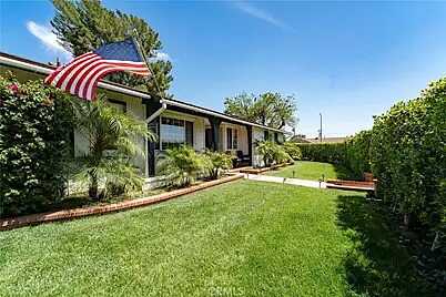 E Of White Oaks, W Of Encino, N Of Victory, S Of, Los Angeles, CA 90049