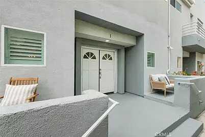 East Of Balboa; South Of Ventur, Los Angeles, CA 90004