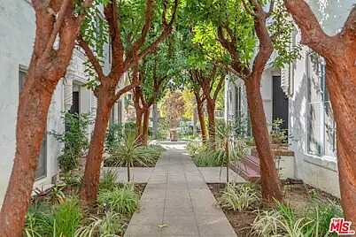 Fountai, Los Angeles, CA 90046