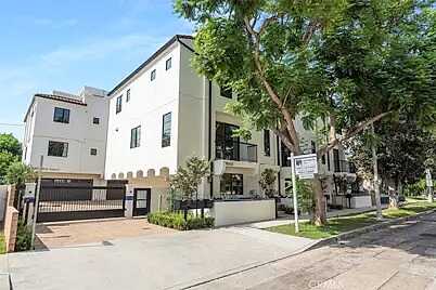 Haines Canyon Av, Los Angeles, CA 90066