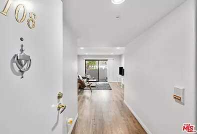 Har, Los Angeles, CA 90044
