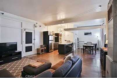Hazeltine Av, Los Angeles, CA 90014