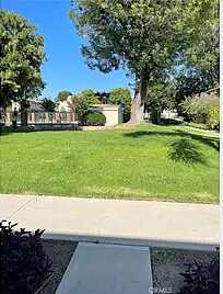 Hazeltine Av, Los Angeles, CA 90020