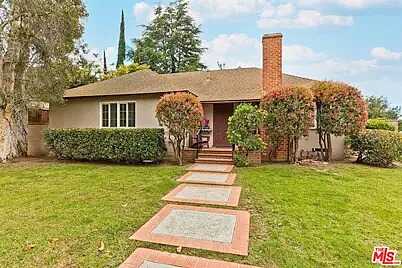 Laurel Canyon/Mulhollan, Los Angeles, CA 90064