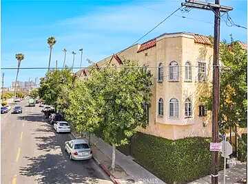Louella &Amp; Lucill, Los Angeles, CA 90006