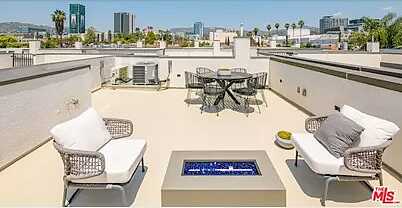 Mason Avenue / Sesno, Los Angeles, CA 90038