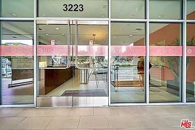 New Hampshire + 6Th Stree, Los Angeles, CA 90020