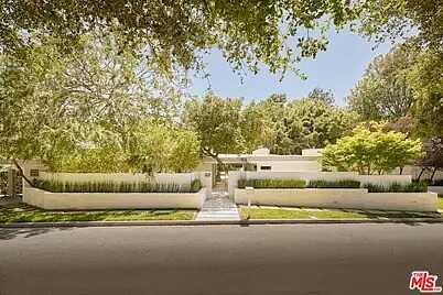 North Of Sunset Blv, Los Angeles, CA 90049