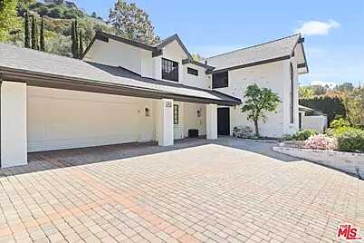 Ocean View &Amp; Charnock R, Los Angeles, CA 90077