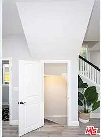 Outloo, Los Angeles, CA 90020