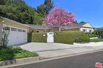 South Of Valley Vist, Los Angeles, CA 90048