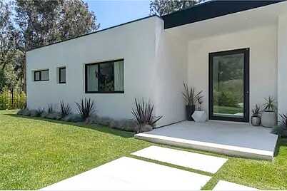 Tampa Av, Los Angeles, CA 90069