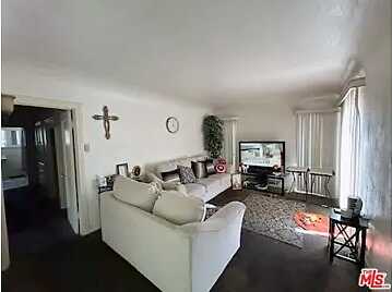 Via Mariso, Los Angeles, CA 90061
