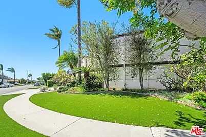 W. Olympic Blvd And Broadwa, Los Angeles, CA 90056