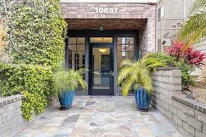 Waring &Amp; El Centr, Los Angeles, CA 90024