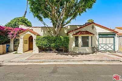 Yucca Street &Amp; Primrose Avenu, Los Angeles, CA 90026