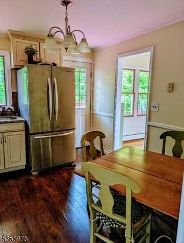 25 Predmore Ave, Woodbridge, NJ 07067