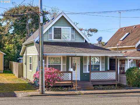 721 12TH AVE, Seaside, OR 97138