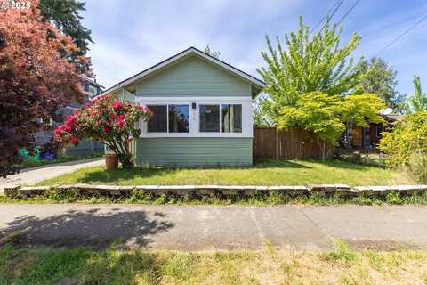 125 NE 80TH AVE, Portland, OR 97213