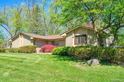 4899 WYE OAK Road, Bloomfield Hills, MI 48301