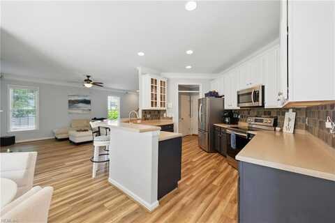22217 Tradewinds Dr, Carrollton, VA 23314