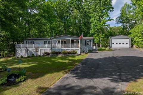19 Beechwood Dr, Bracey, VA 23919