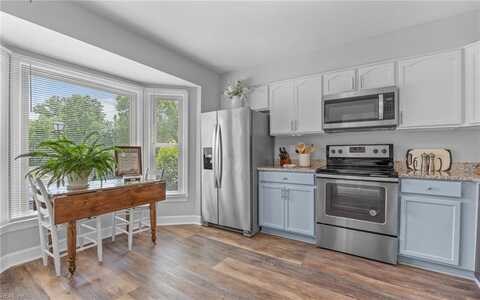 8 Riverview Court, Suffolk, VA 23434