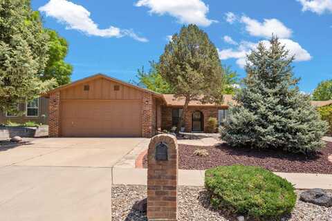 5704 KLONDIKE Street NE, Albuquerque, NM 87111