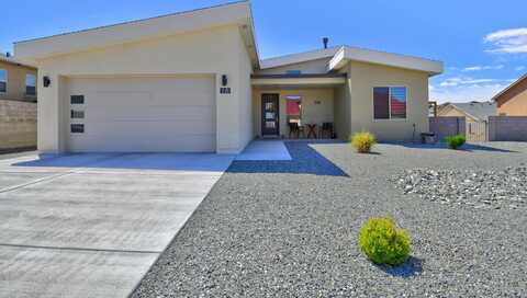 18 CAMEL Road, Los Lunas, NM 87031