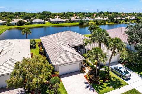 10601 Royal Caribbean Circle, Boynton Beach, FL 33437