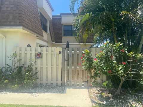2633 NW 7th Court, Delray Beach, FL 33445