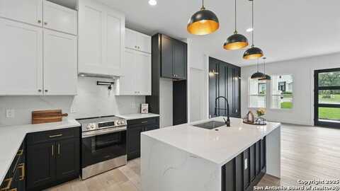 104 Creede St, Boerne, TX 78006